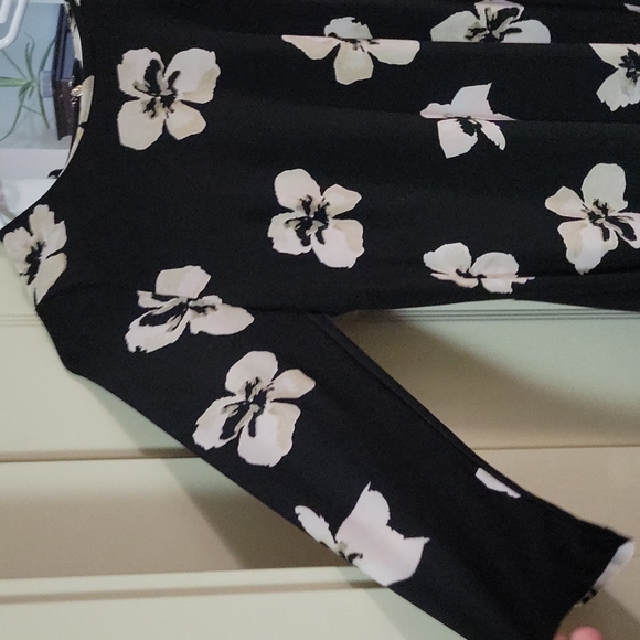 🌿2 for $32 Tommy hilfinger dress well loved - Picture 2 of 4